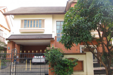บ้านเดี่ยว 2 ชั้น หมู่บ้านลัดดารมณ์ (บางกรวย)
