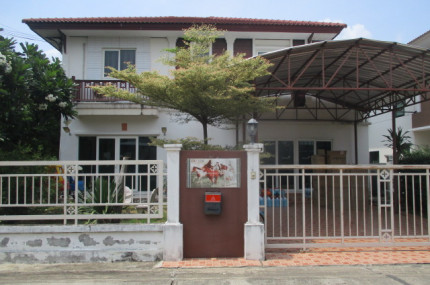 บ้านเดี่ยว 2 ชั้น หมู่บ้านบ้านฟ้าปิยรมย์เลคแอนด์พาร์ค 2 เฟส 9  ลำลูกกา